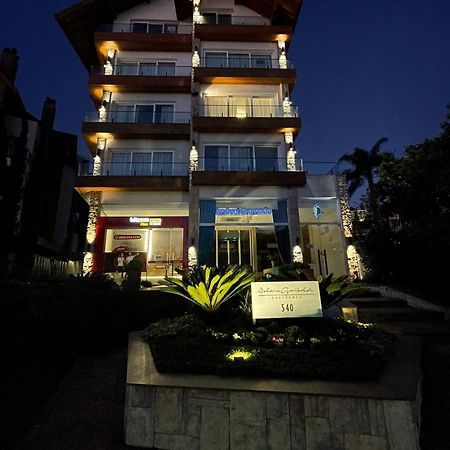 Apartamento Espetacular, 2 Suites, A 30M Da Rua Coberta グラマド エクステリア 写真