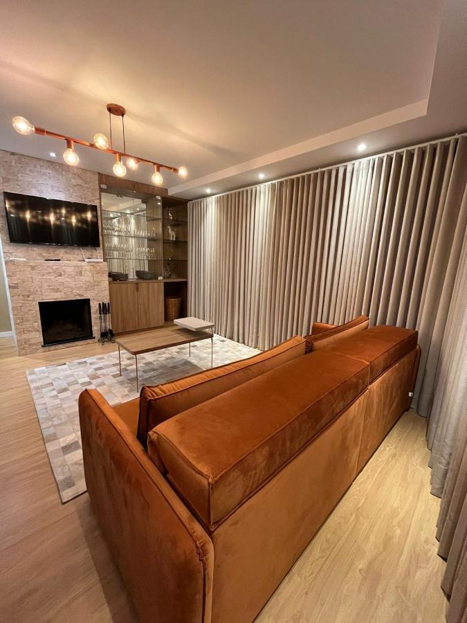Apartamento Espetacular, 2 Suites, A 30M Da Rua Coberta グラマド エクステリア 写真